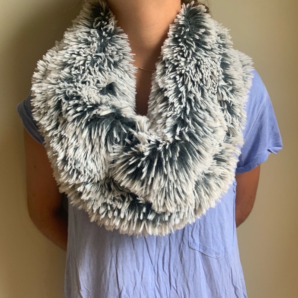 Aerie circle scarf (super soft!!)